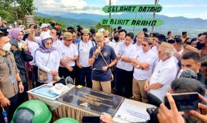 paralayang-di-bukit-arang-hamim-optimis-desa-lonuo-raih-terbaik-di-adwi-2022